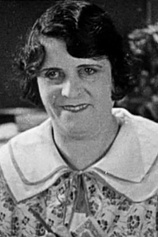 picture of actor Fay Holderness