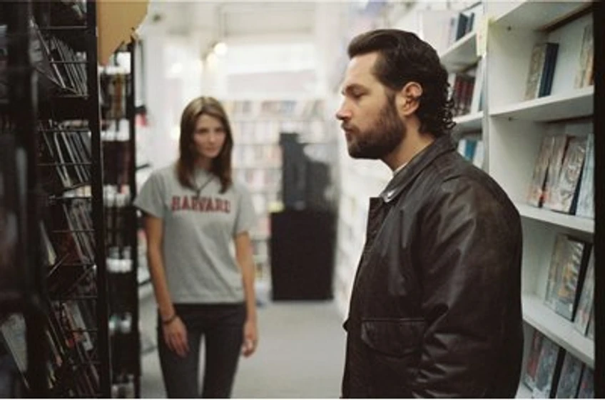 Mischa Barton y Paul Rudd en mi-punto-g