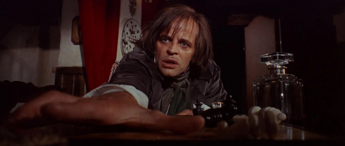 Klaus Kinski en la-horrible-noche-del-baile-de-los-muertos