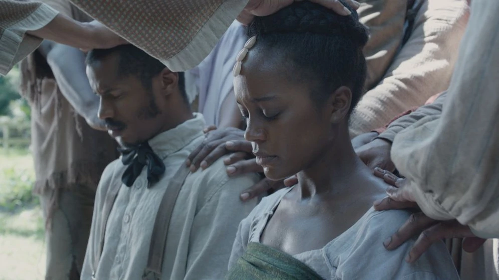 Nate Parker y Aja Naomi King en el-nacimiento-de-una-nacion-2016