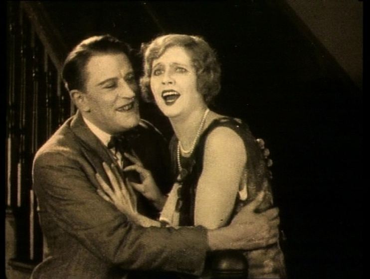 June y Malcolm Keen en El Enemigo de las Rubias