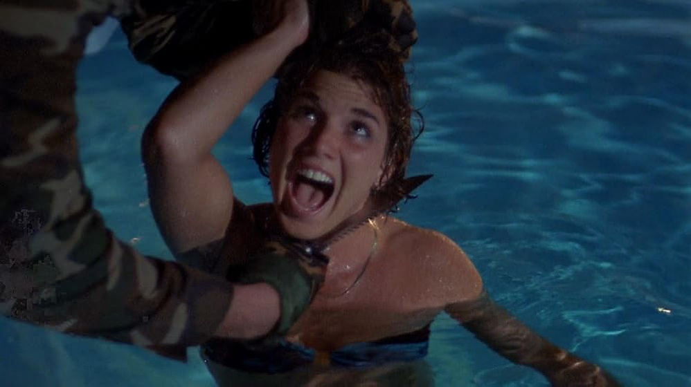 Dana Marie Maiello en Una Por Una (The Majorettes)