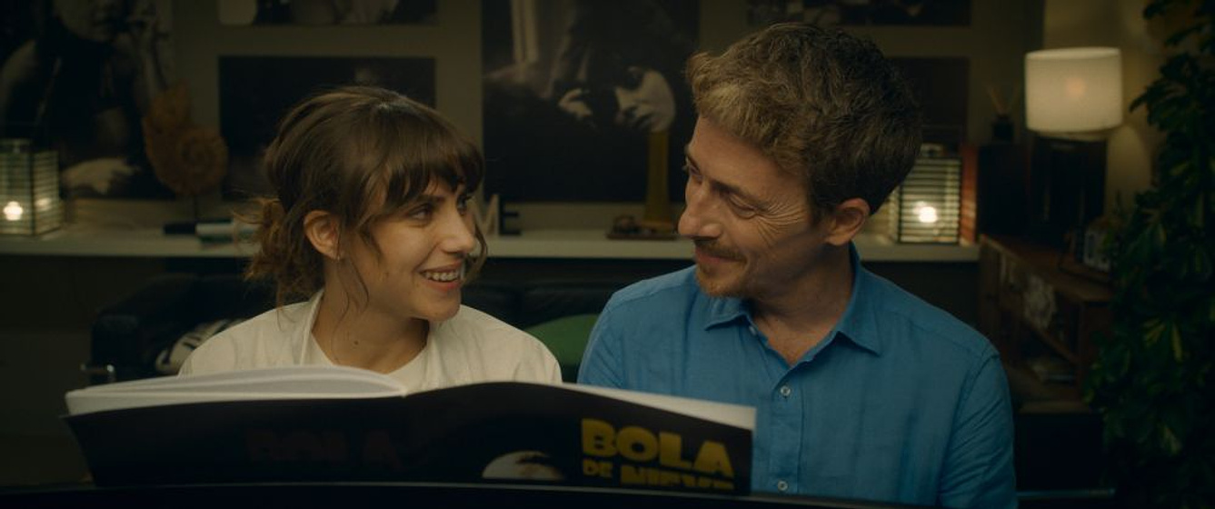 Víctor Clavijo y Aura Garrido en Alguien que cuide de mí
