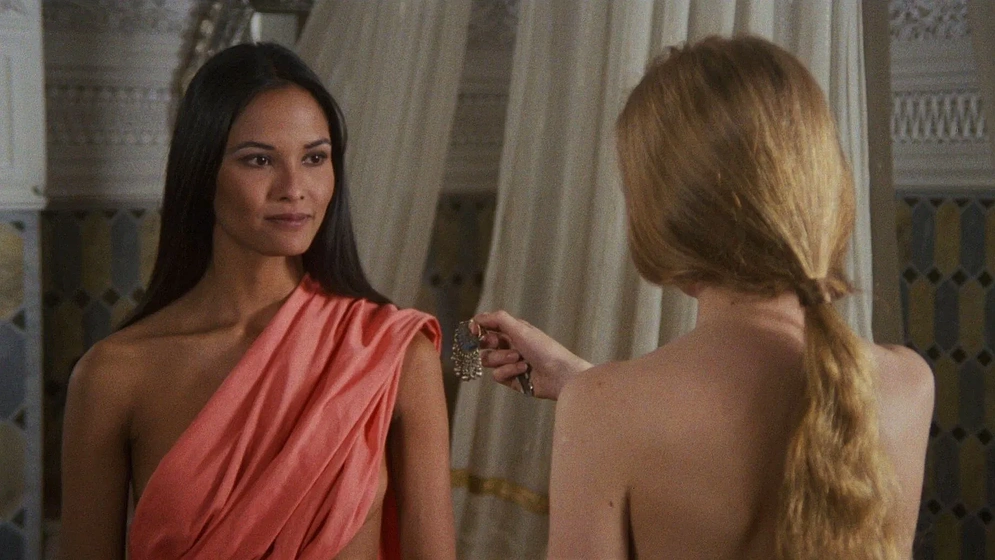 Laura Gemser en Emanuelle Alrededor del Mundo