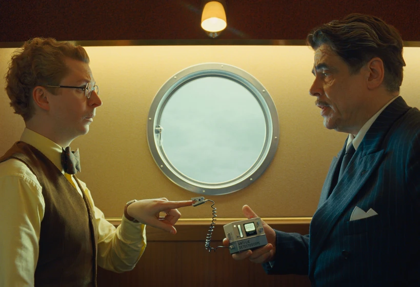 Benicio Del Toro y Michael Cera en la-trama-fenicia