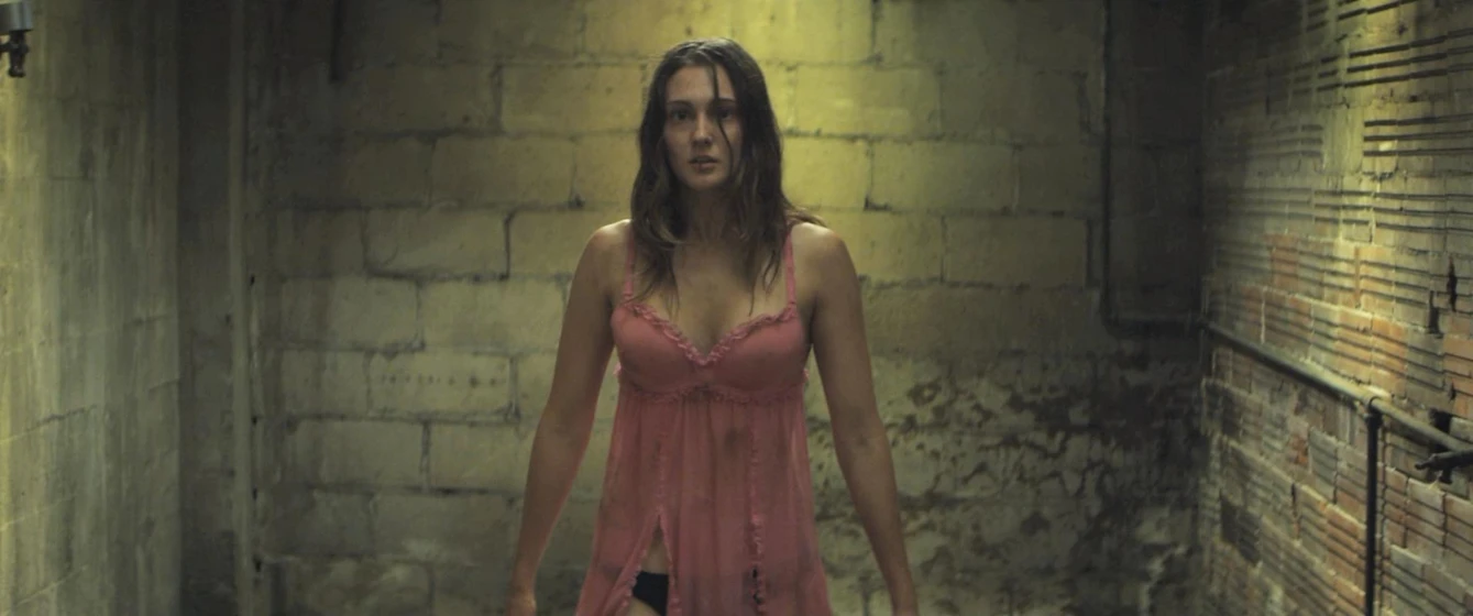 Katherine Barrell en the-scarehouse