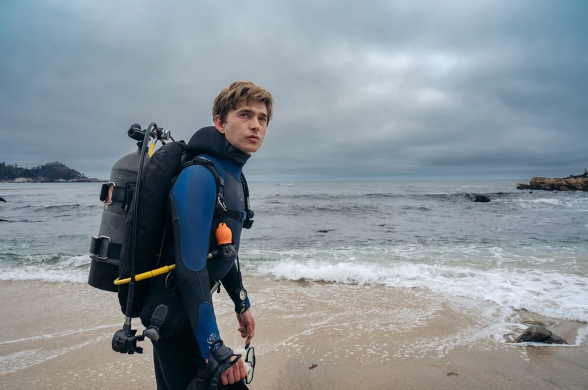 Austin Abrams en whalefall