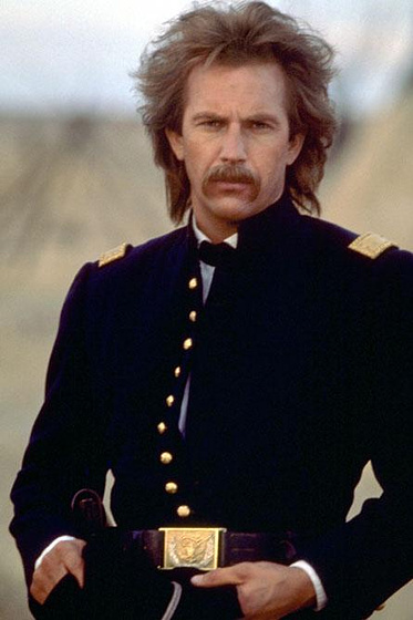 Kevin Costner en Bailando con Lobos