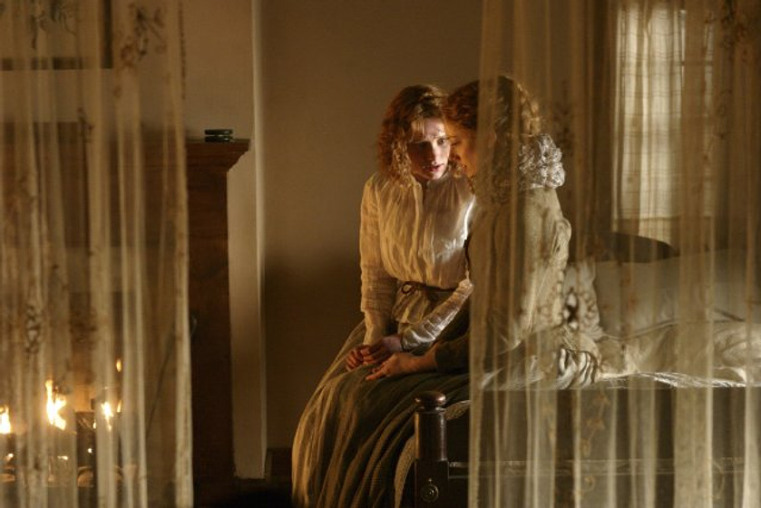 Judy Greer y Bryce Dallas Howard en El Bosque