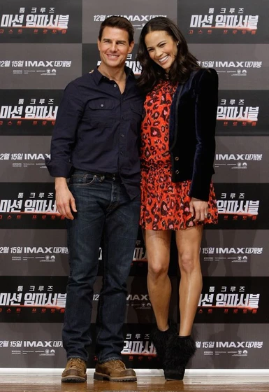 Tom Cruise y Paula Patton en Misión: Imposible. Protocolo fantasma (Premiere en Corea del Sur. Diciembre 2012)