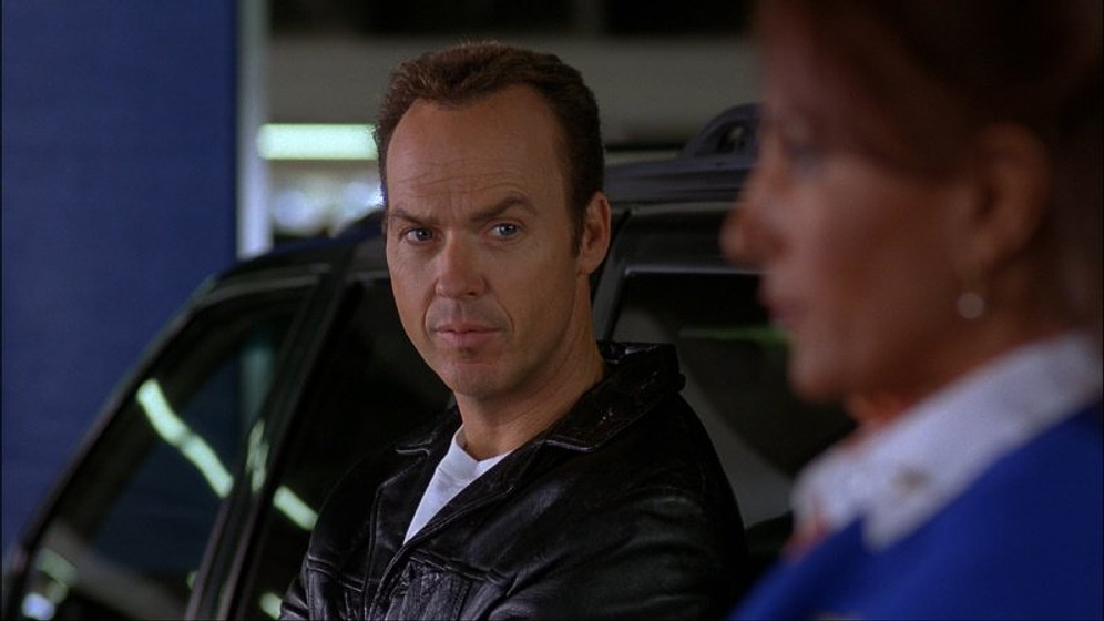 Pam Grier y Michael Keaton en Jackie Brown