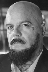picture of actor Simon Ellis