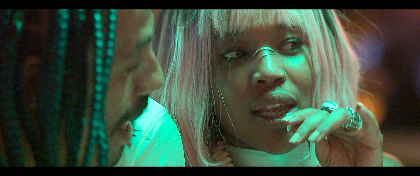 Cleo Tavares en la-risa-y-la-navaja