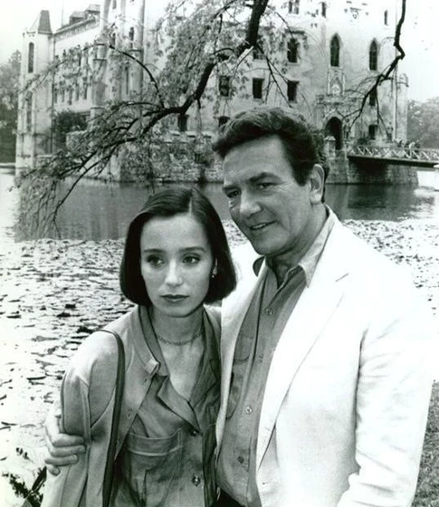 Kristin Scott Thomas y Albert Finney en el-juego-interminable