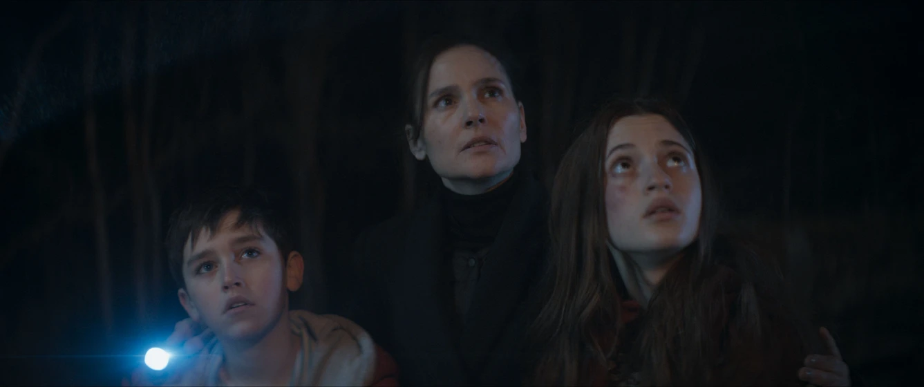 Virginie Ledoyen y Lya Oussadit-Lessert en las-desapariciones-the-soul-eater