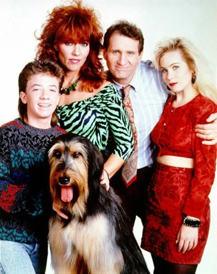 Christina Applegate, Ed O'Neill, Katey Sagal y David Faustino en matrimonio-con-hijos