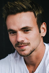 picture of actor Julian Robino