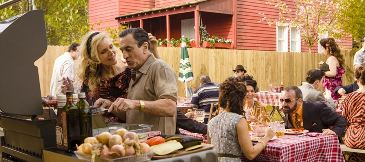 Robert De Niro y Michelle Pfeiffer en Malavita