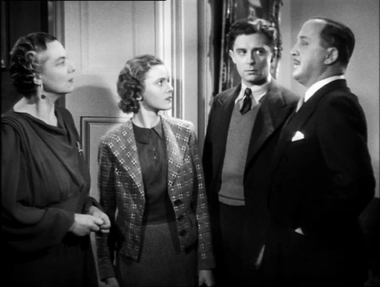 Nova Pilbeam, Derrick De Marney, Mary Clare y Basil Radford en inocencia-y-juventud
