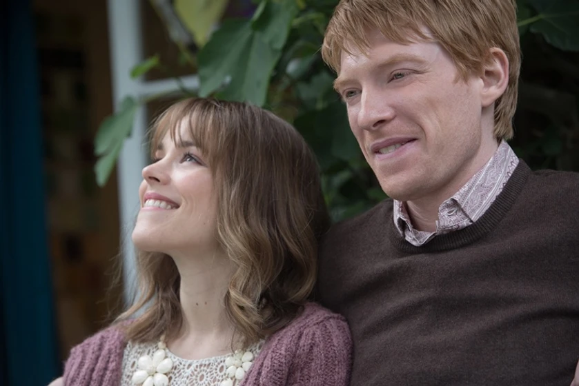Rachel McAdams y Domhnall Gleeson en Una Cuestión de Tiempo