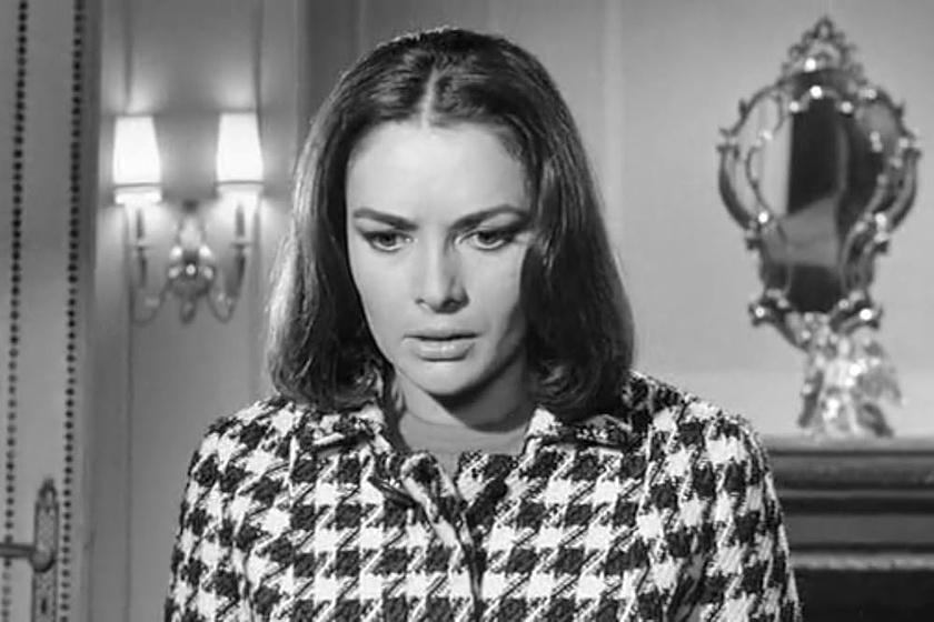Karin Dor en El Encapuchado (El Monje Siniestro)
