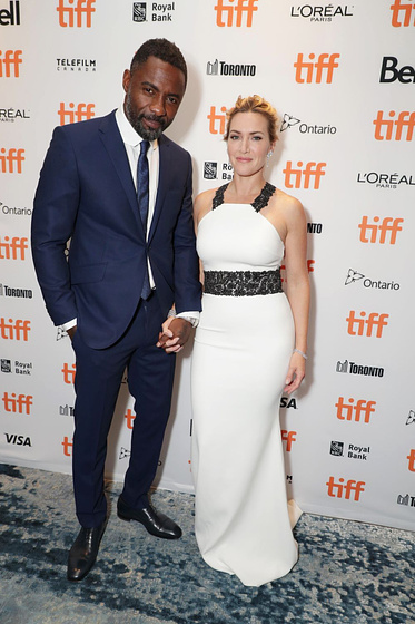 Kate Winslet y Idris Elba en La Montaña entre nosotros (Festival de Toronto. 2017)