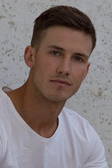 picture of actor Ben Toyer