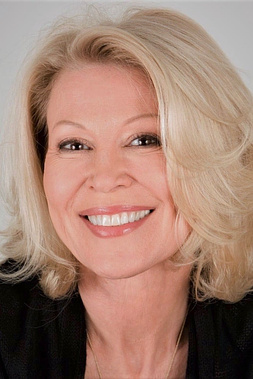 La biografía y filmografía de Leslie Easterbrook, imágenes