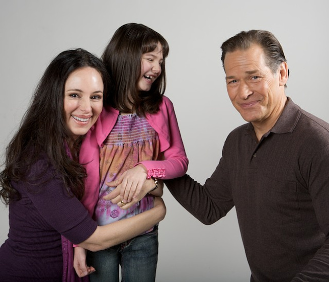 Madeleine Stowe, James Remar y Tori Barban en Una Vida para Soñar