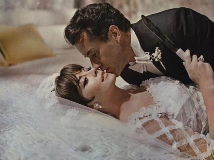 Natalie Wood y Ian Bannen en penelope-1966