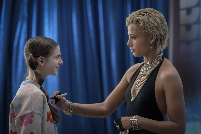 Naomi Scott en smile-2