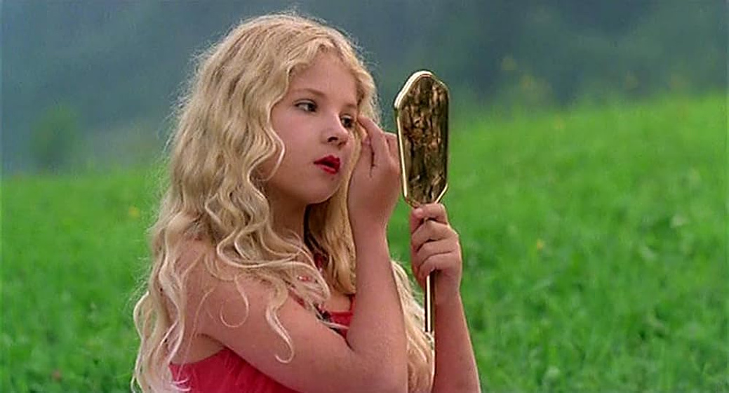 Eva Ionesco en maladolescencia