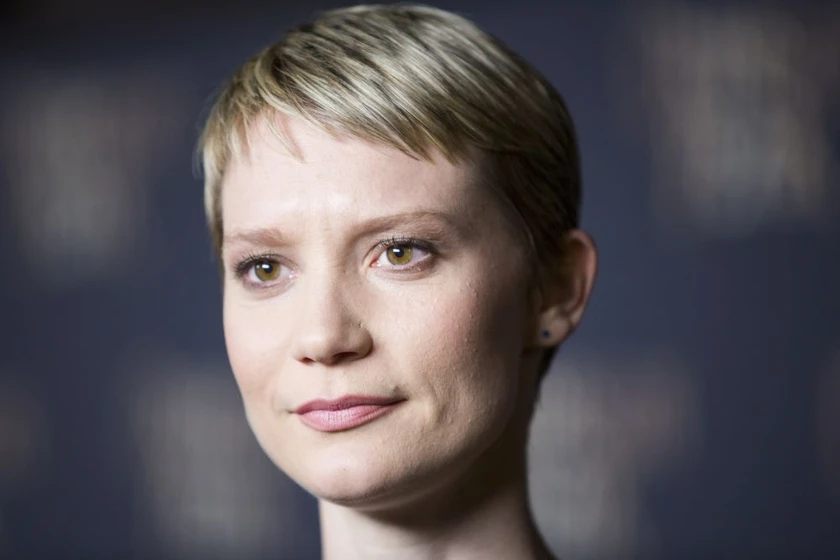 Mia Wasikowska en La Cumbre Escarlata (Photocall en Paris. Octubre 2015)