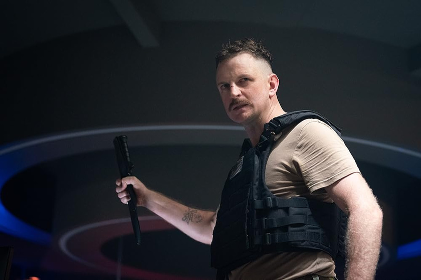 Aaron Glenane en interceptor