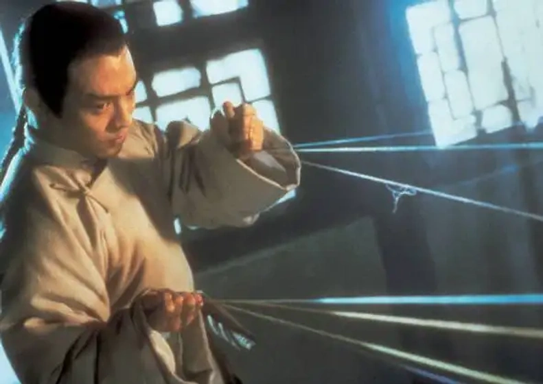 Jet Li en La Leyenda del dragón rojo