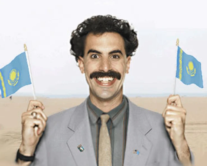 Sacha Baron Cohen en Borat: El Segundo Mejor Reportero del Glorioso País Kazajistan Viaja a América