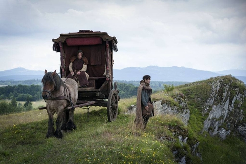 Tom Payne en El Médico