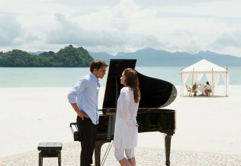 Johannes Brandrup y Elisabeth Lanz en Dream Hotel: Malasia
