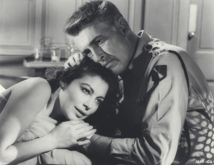 Ava Gardner en cruce-de-destinos-1956