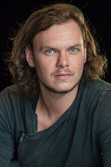 picture of actor Philip Wiegratz