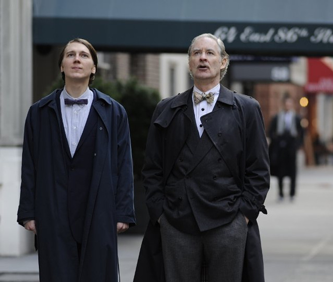 Kevin Kline y Paul Dano en The Extra Man