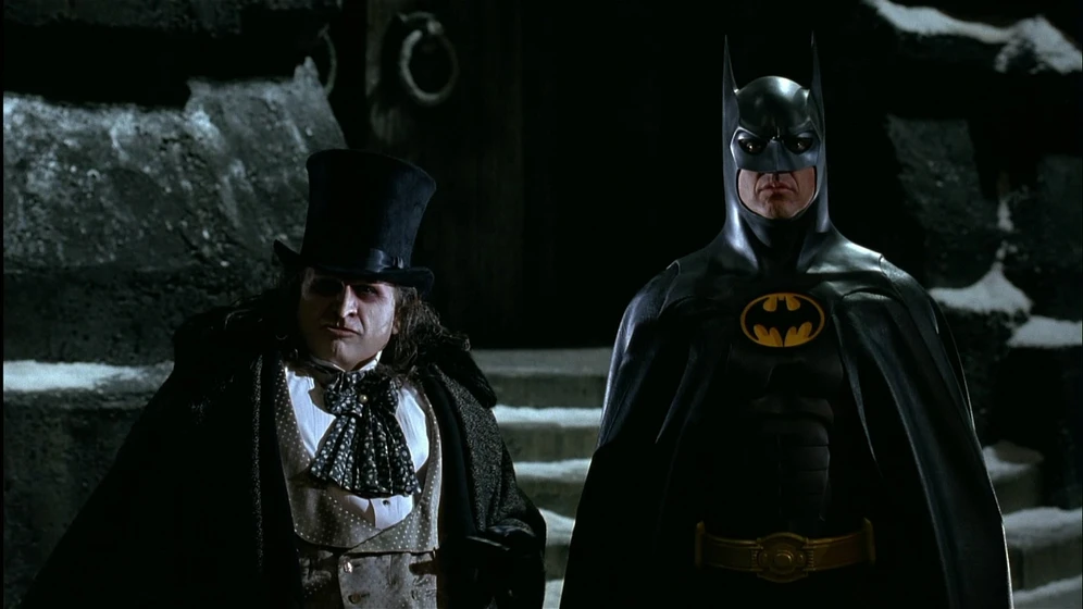Michael Keaton y Danny DeVito en batman-vuelve