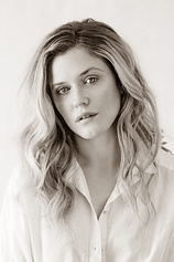 picture of actor Harriet Dyer