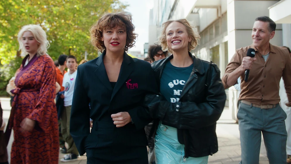 Mavie Hörbiger y Britta Hammelstein en protected-men