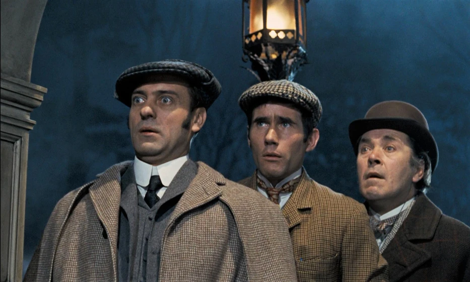 Jim Dale, Peter Butterworth y Harry H. Corbett en continuad-gritando