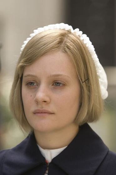 Romola Garai en Expiación. Más Allá de la Pasión