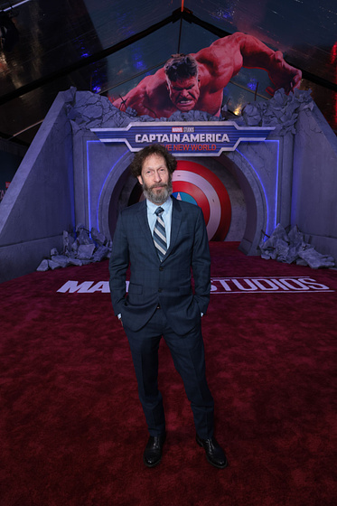 Tim Blake Nelson en Capitán América: Brave New World (Premiere en Los Angeles. Febrero 2025)