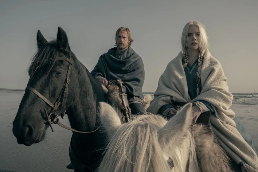 Alexander Skarsgård y Anya Taylor-Joy en el-hombre-del-norte