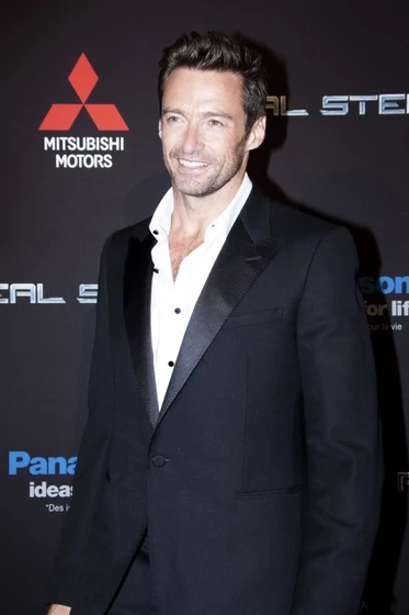 Hugh Jackman en acero-puro (Premiere en Paris. Septiembre 2011)