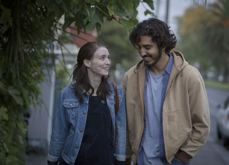 Dev Patel y Rooney Mara en lion
